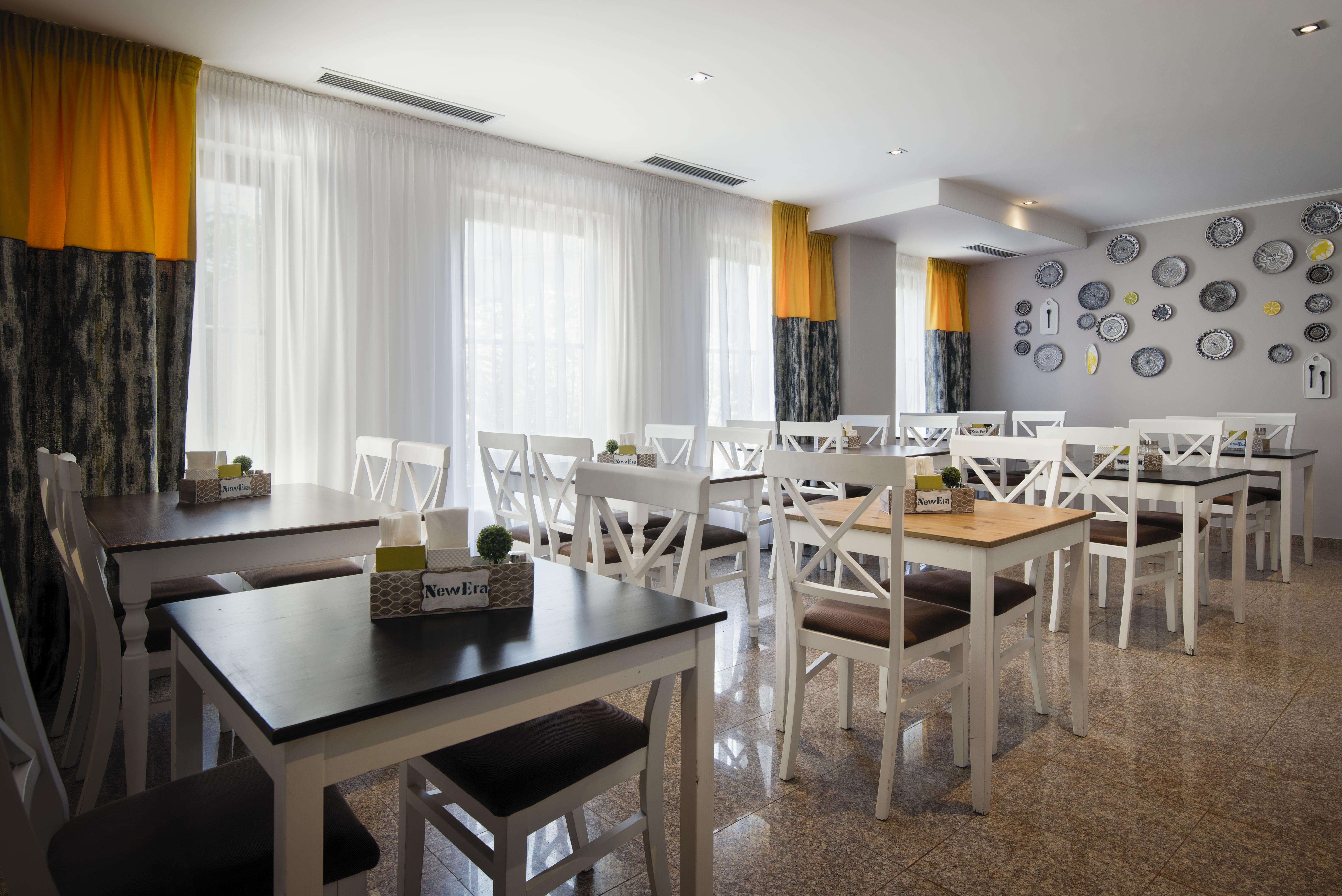 New Era Old Town Parking With Fee Nearby Hotel 4*