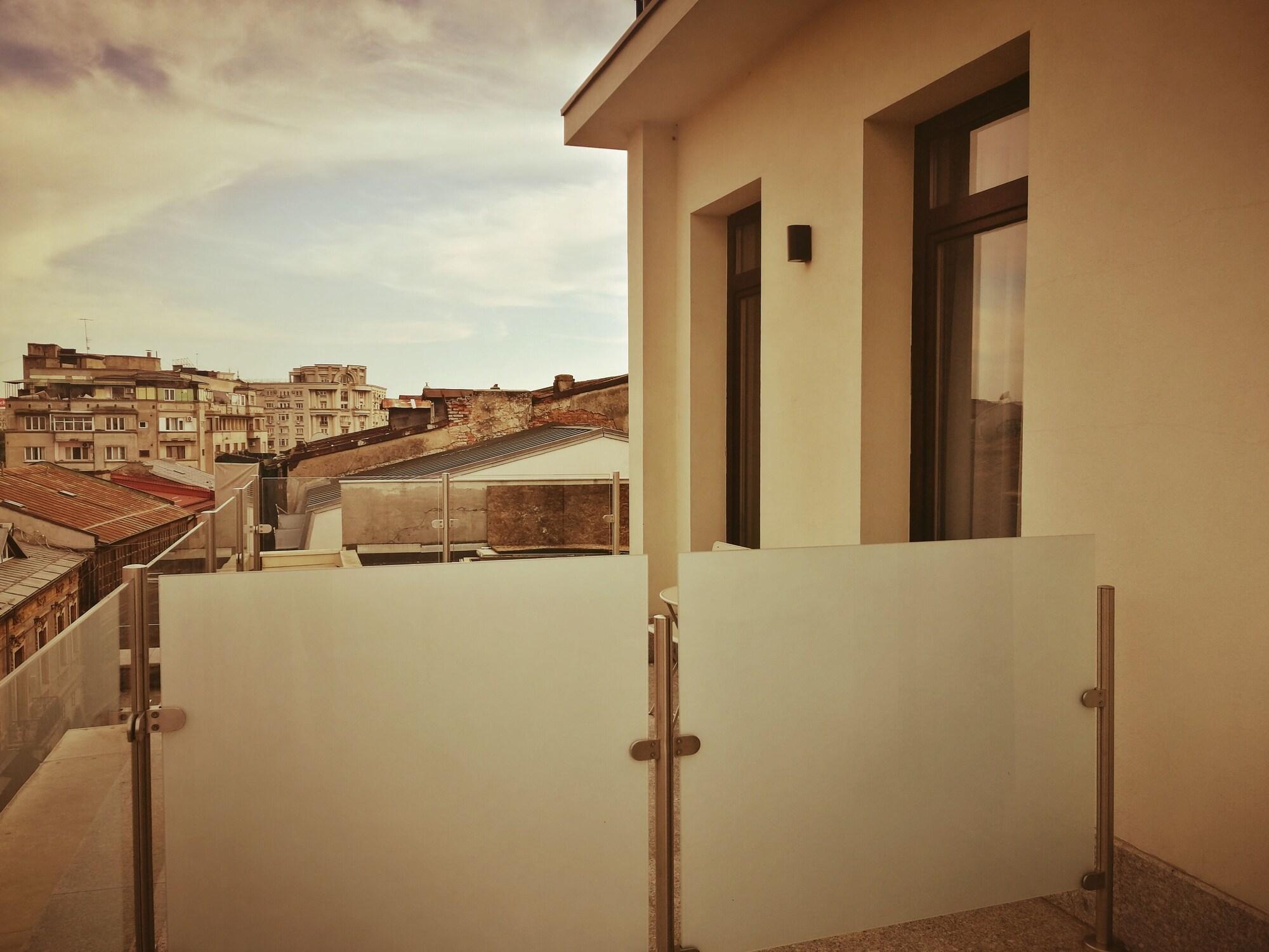 New Era Old Town Parking With Fee Nearby 4* Bucarest