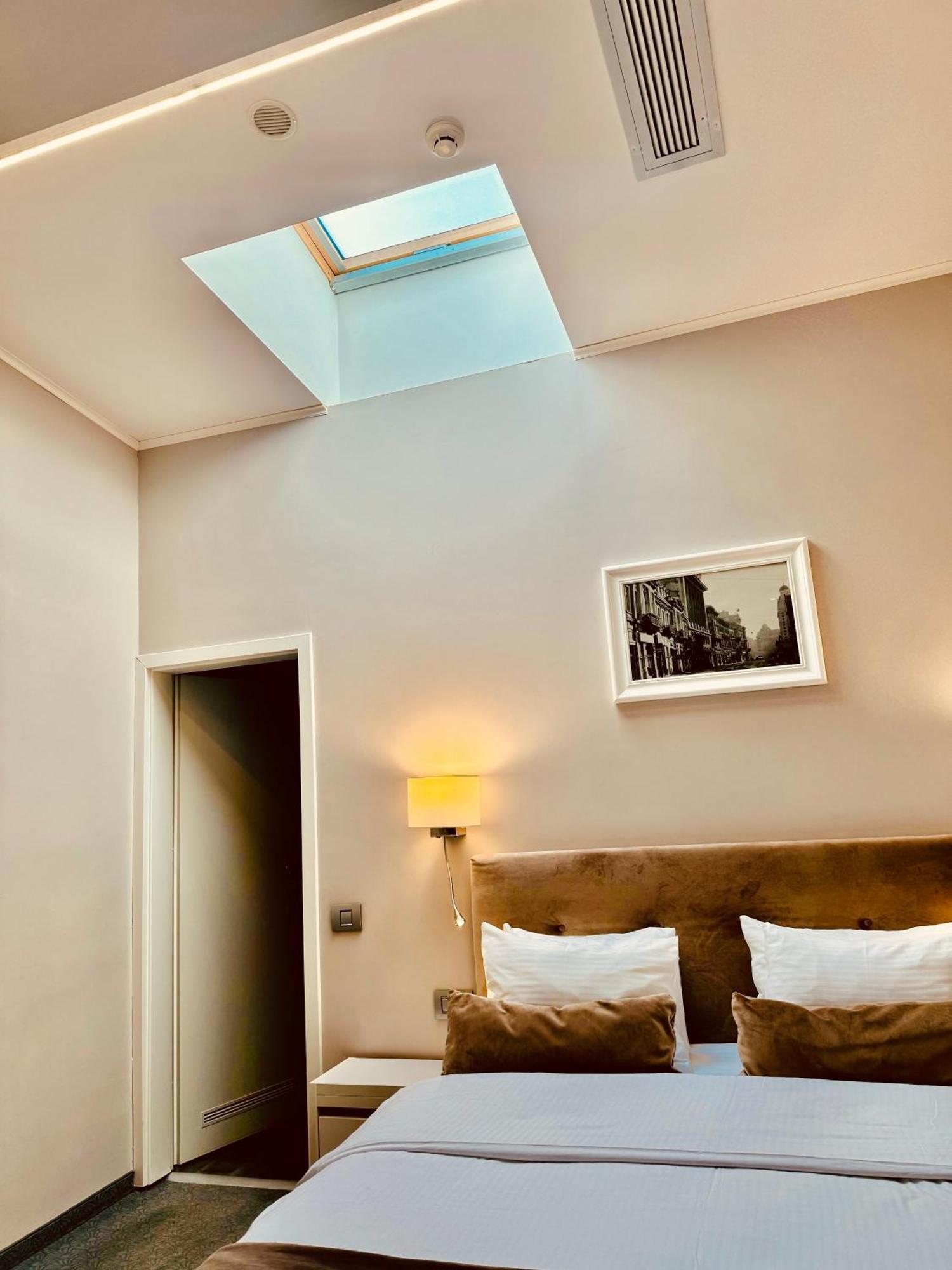 New Era Old Town Parking With Fee Nearby Hotel 4*